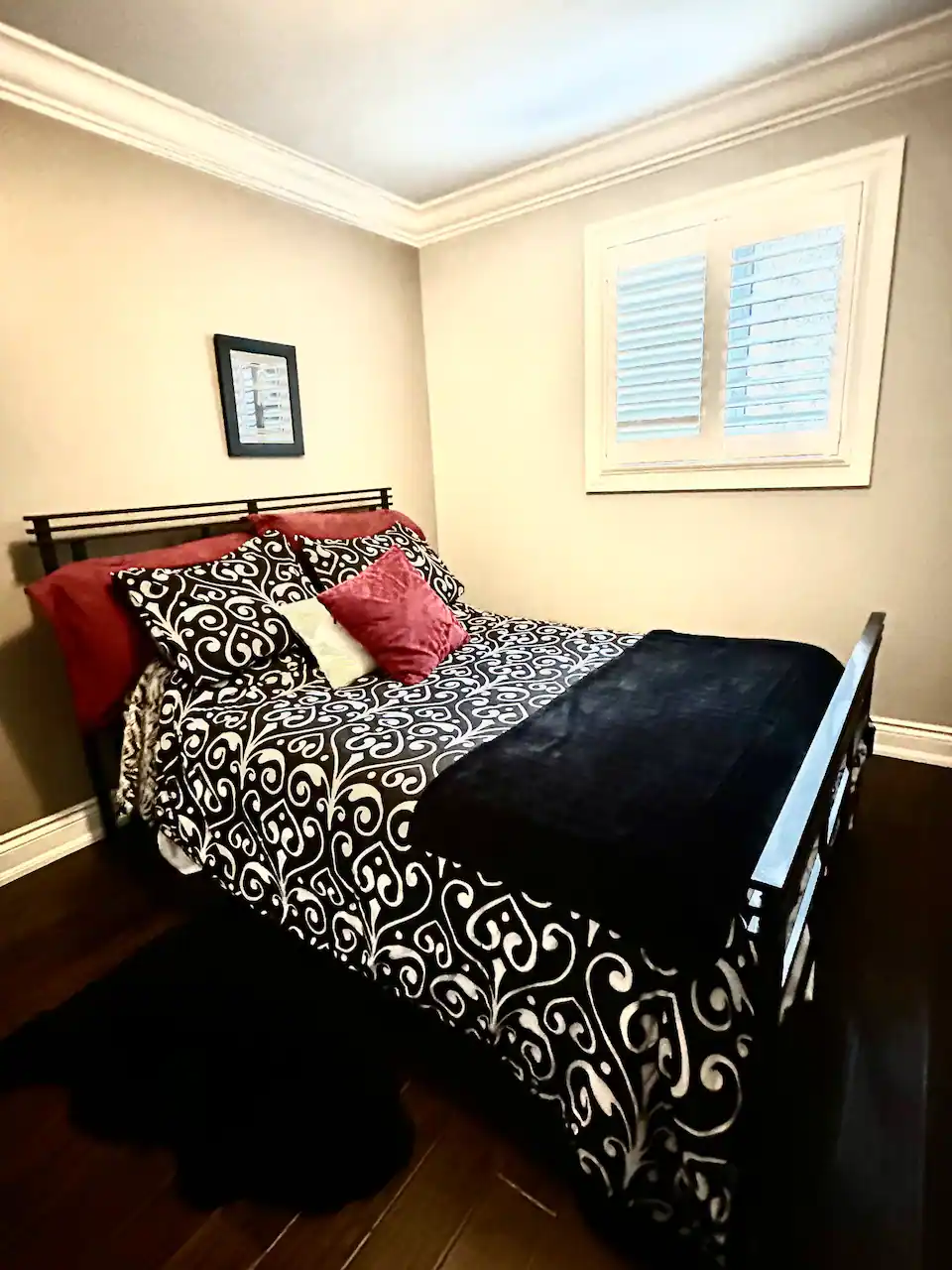 Vihome018D1-Double Room near Sheppard Leslie-vihome