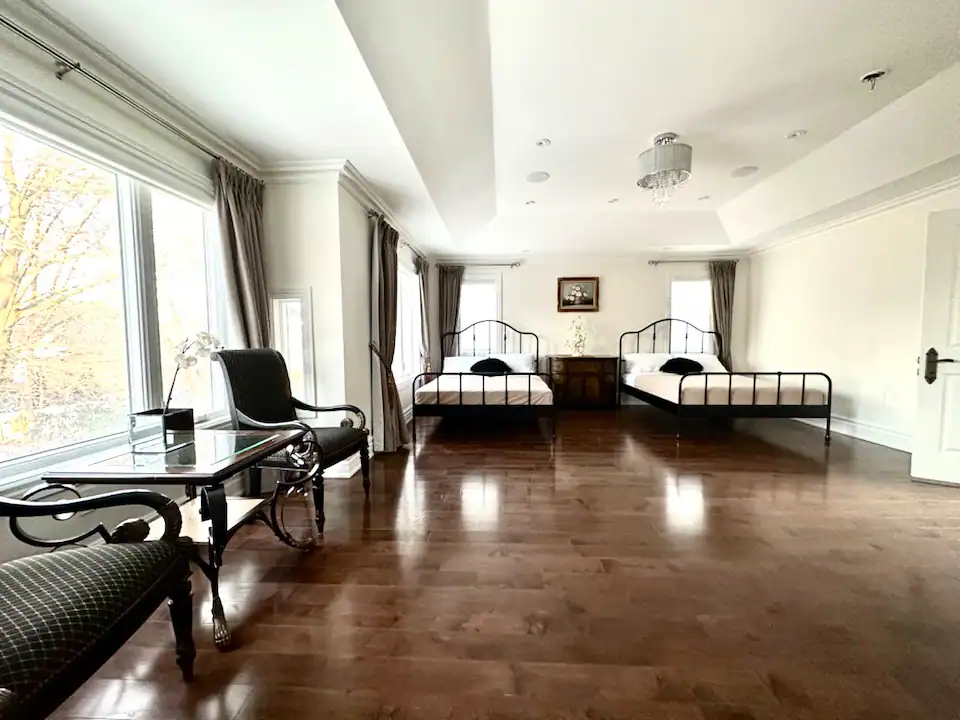 Vihome520-2张标准双人床，靠近北约克市中心-vihome